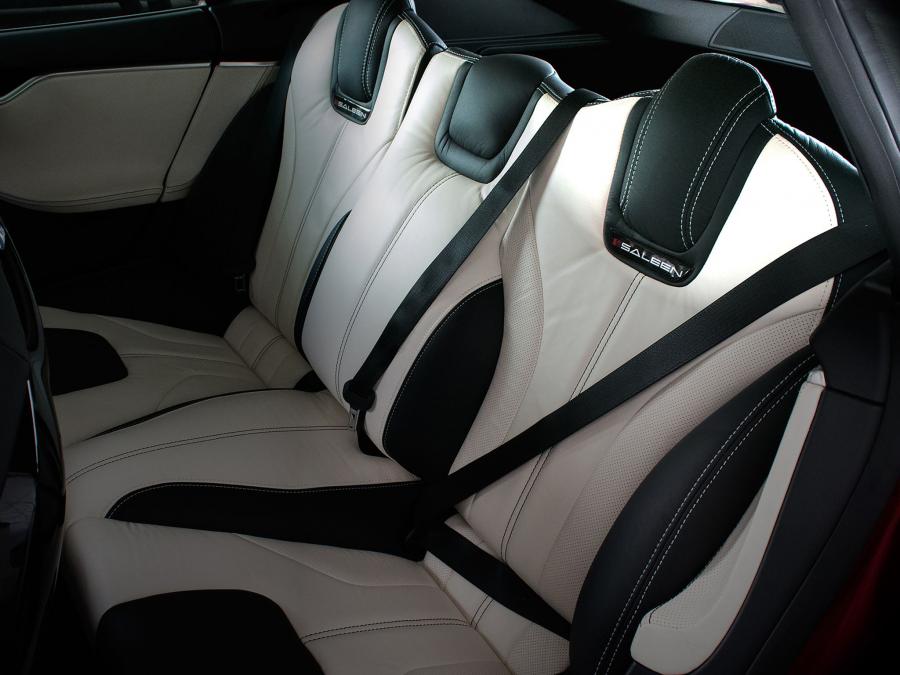 Интерьер Saleen Foursixteen 2014 года  (фото 7 из 7)
